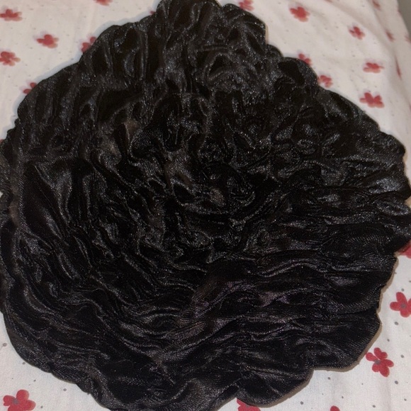 Black Velvet Scrunchie bonnet Cap - Picture 5 of 5